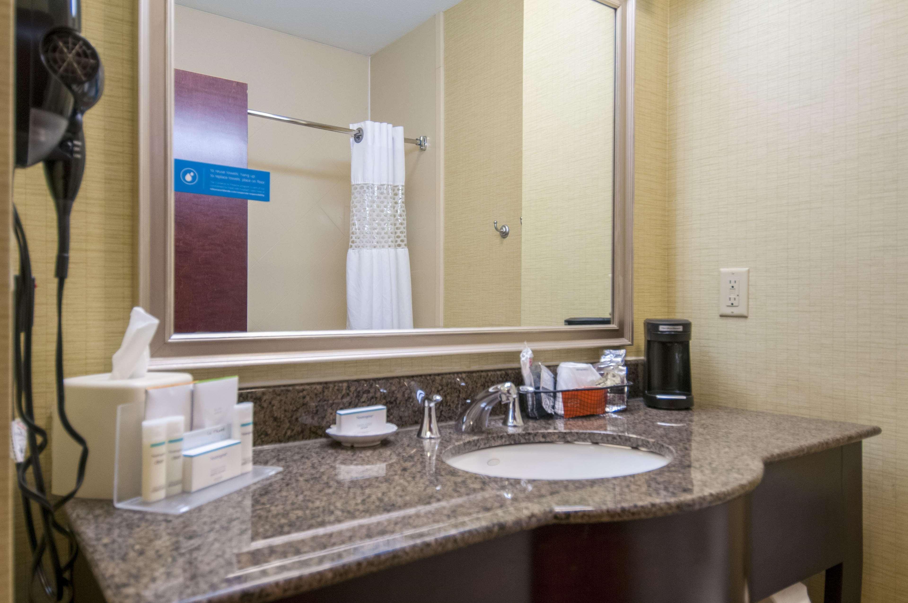 Hampton Inn And Suites Waxahachie Exterior photo