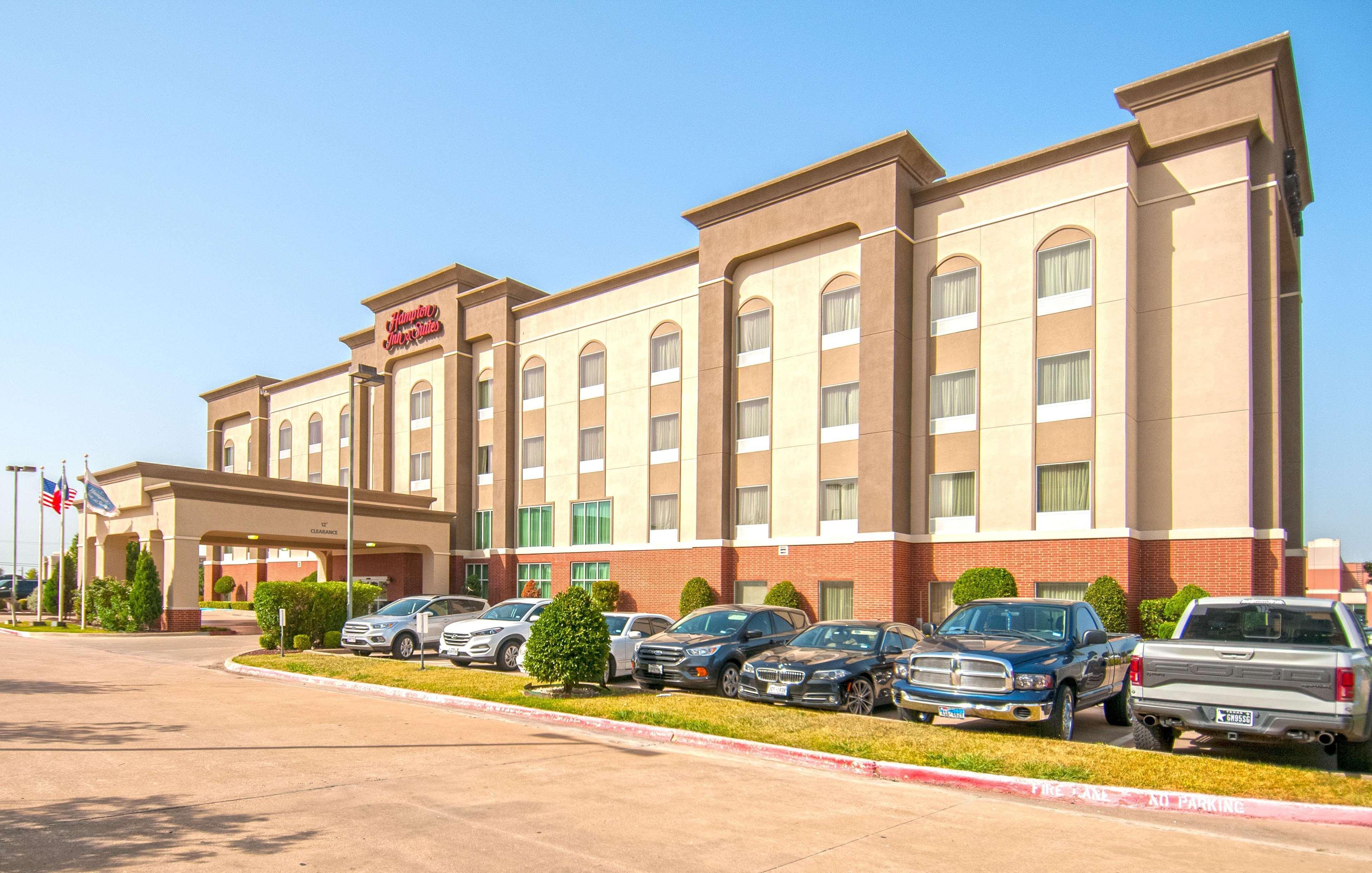 Hampton Inn And Suites Waxahachie Exterior photo