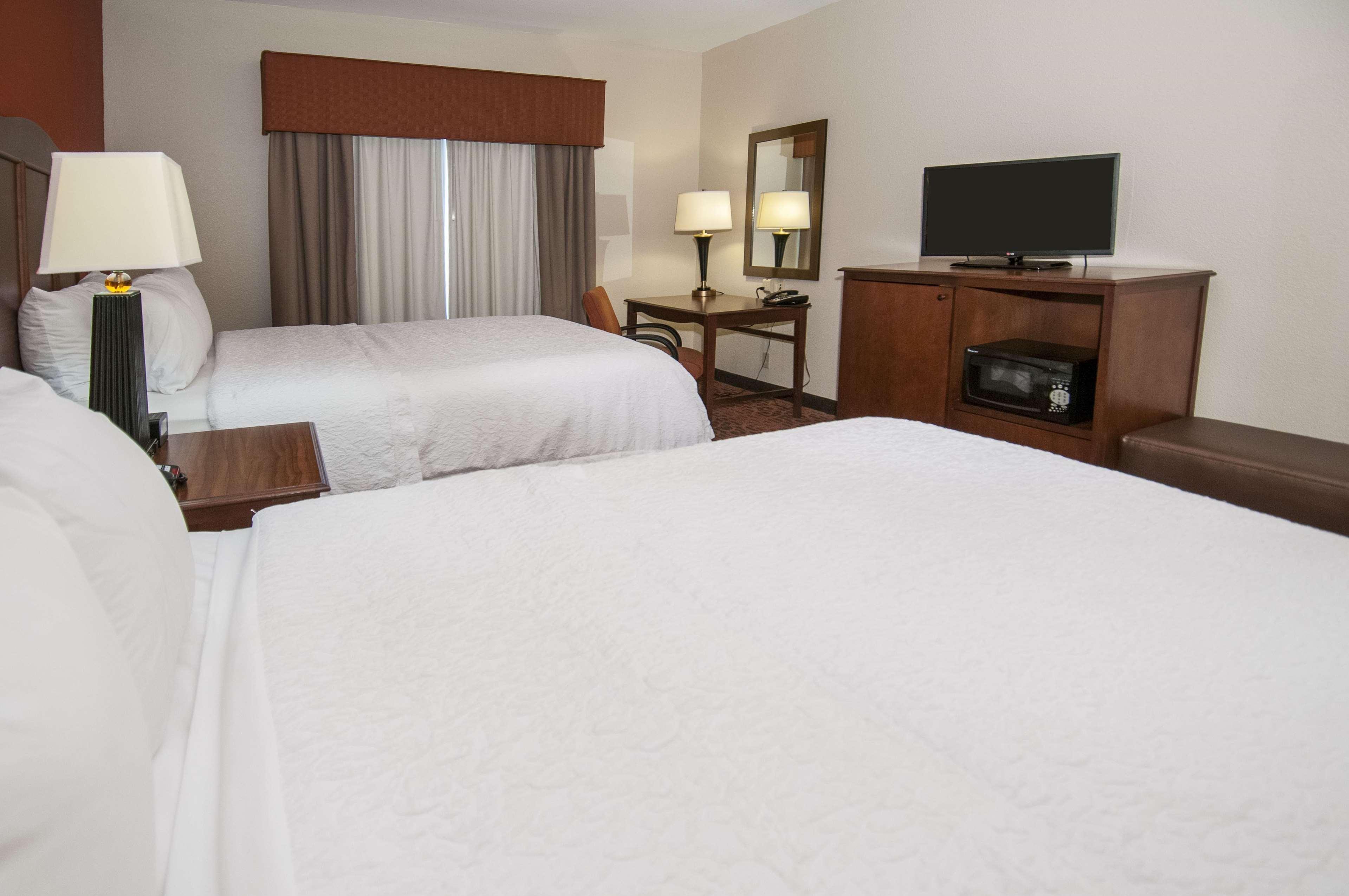 Hampton Inn And Suites Waxahachie Exterior photo